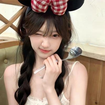 男人女人向前走